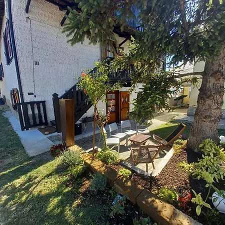 Nelle Vigne Сasa de vacaciones Novello